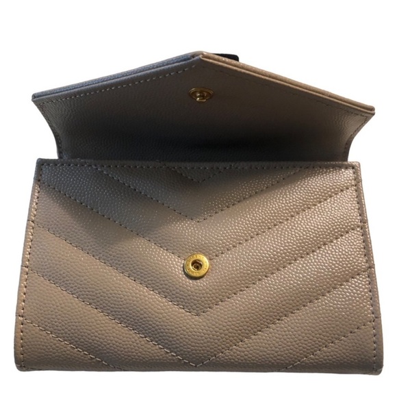 SAINT LAURENT MONOGRAM QUILTED LEATHER FRENCH WALLET DARK BEIGE PREOWNED - Picture 10 of 12